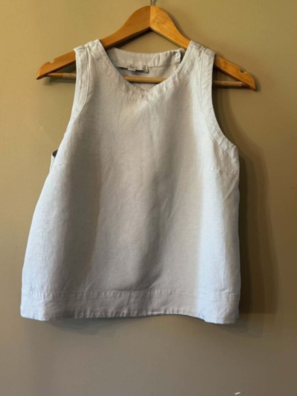 LOFT Petites Linen Sleeveless Top SP | Covered Button & Asymmetrical Back